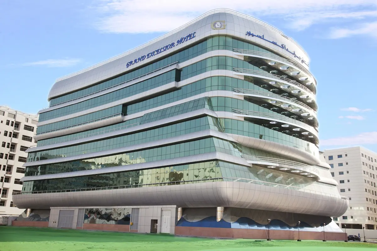 هتل گرند اکسلسیور البرشا