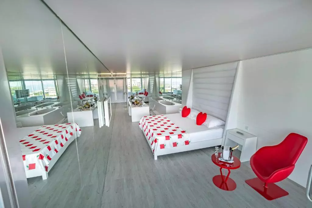 اتاق Adam And Eve Hotel