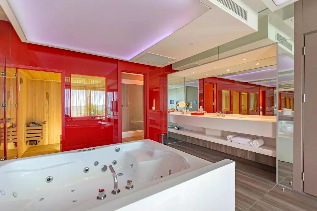 اتاق Adam And Eve Hotel