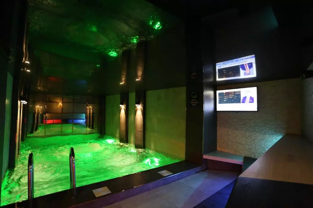 استخر Life Corner Hotel Izmir