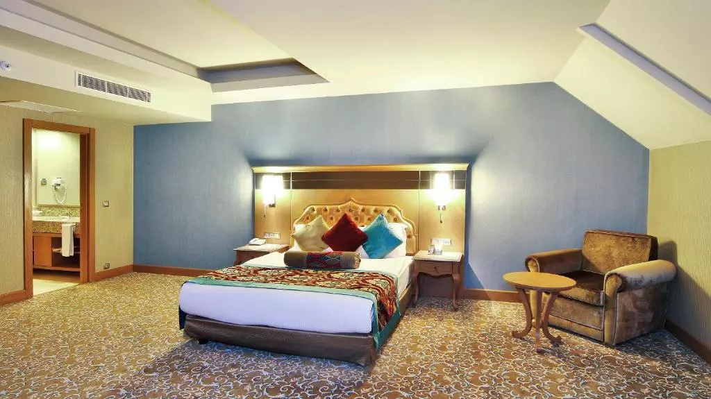 اتاق ROYAL HOLIDAY