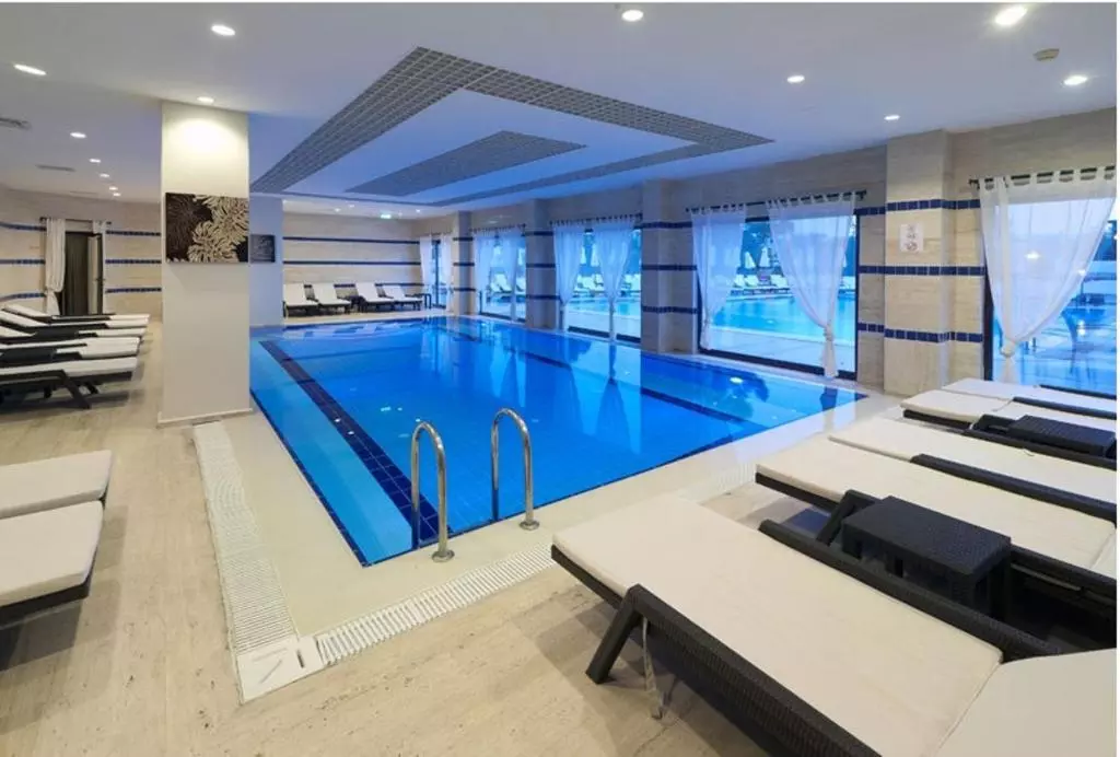 استخر BODRUM PARK RESORT