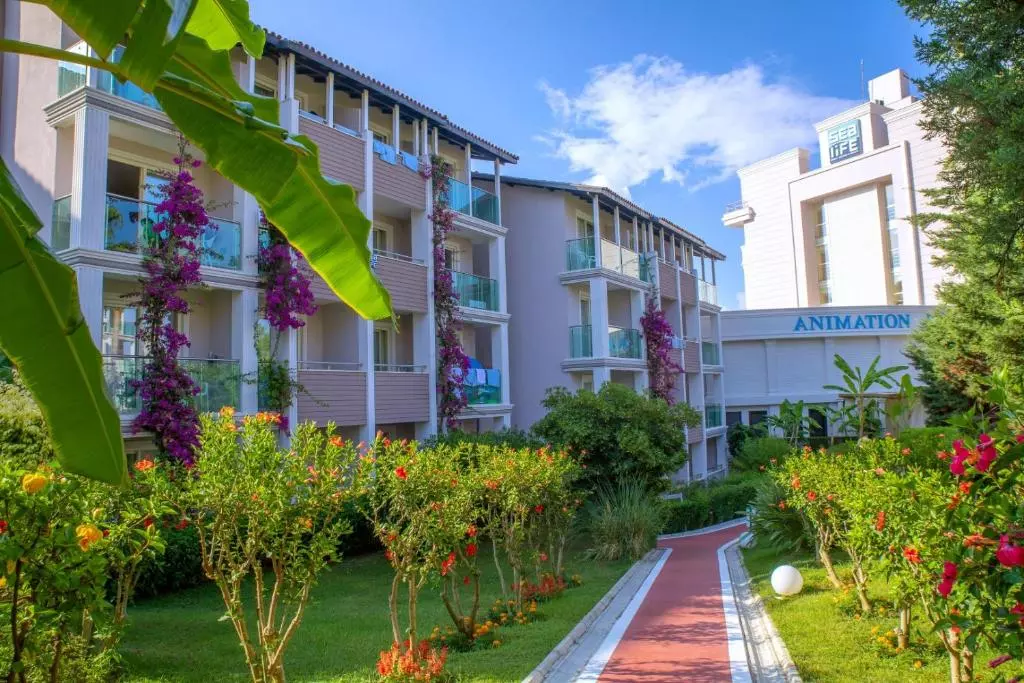 SEA LIFE BUKET RESORT