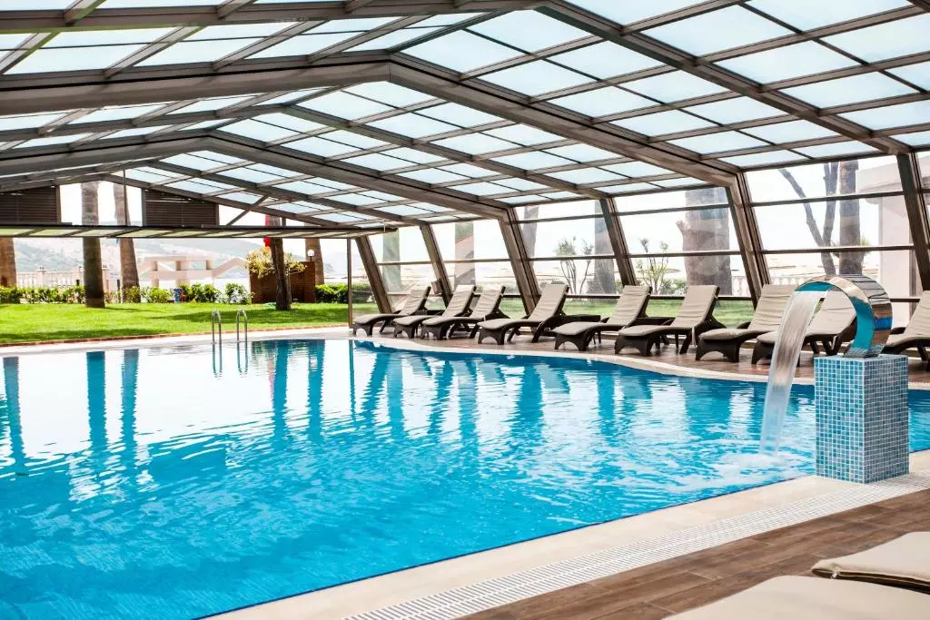 استخر TUSAN BEACH