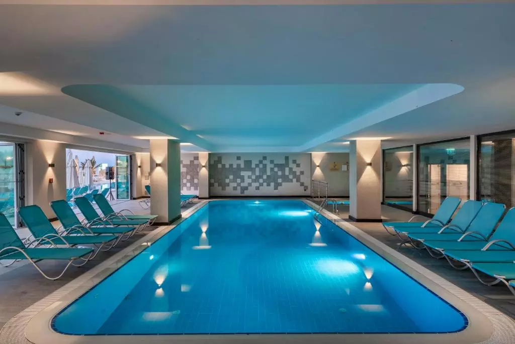 استخر CORENDON PLAYA