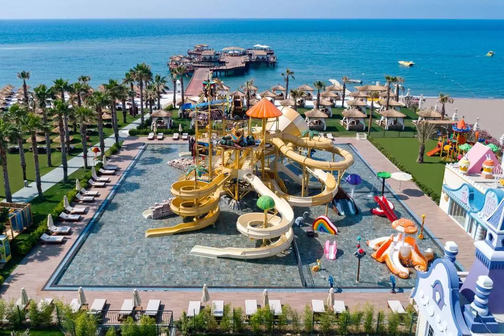 پارک آبی Titanic Mardan Palace