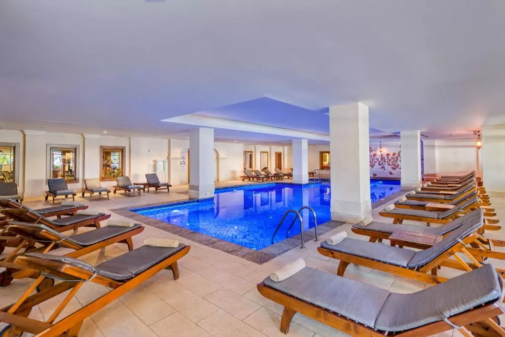 استخر SEA LIFE BUKET RESORT