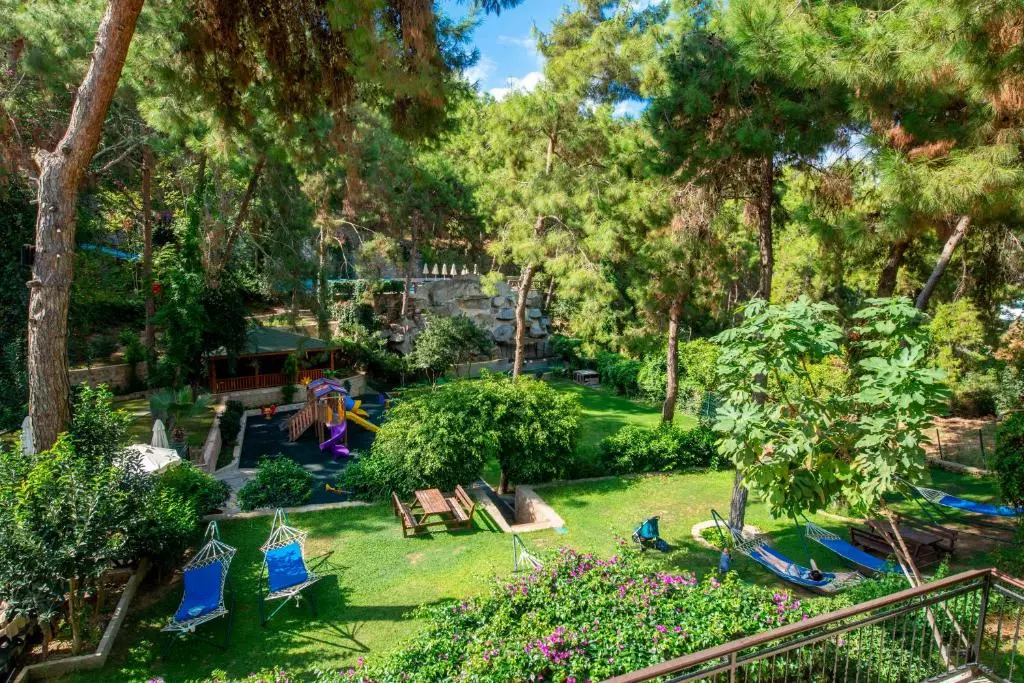 فضای سبز HOTEL UTOPIA WORLD