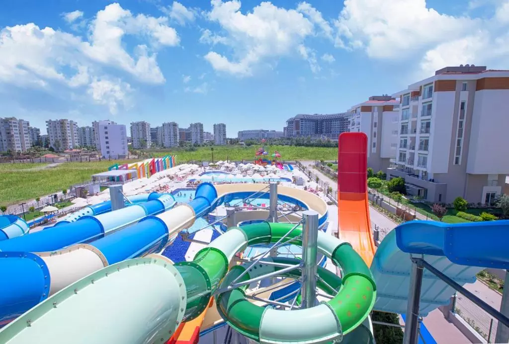 پارک آبی Sherwood Suites Resort