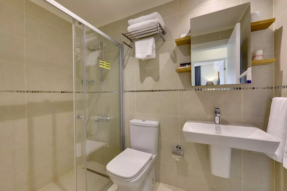 سرویس بهداشتی Ramada Hotel & Suites by Wyndham Kusadasi