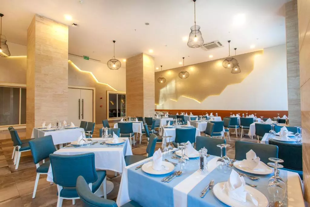 رستوران HAYDARPASHA PALACE