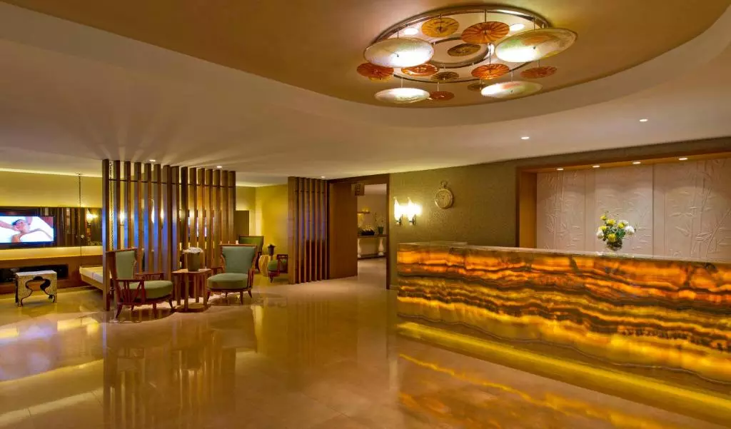 لابی TITANIC DELUXE LARA