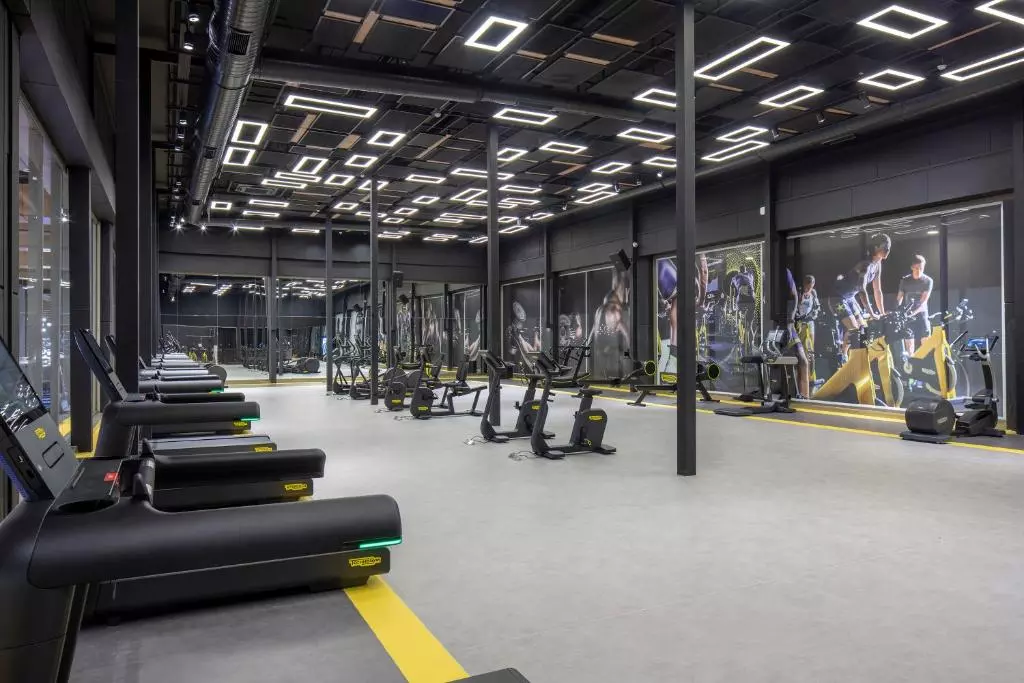 باشگاه NIRVANA COSMOPOLITAN