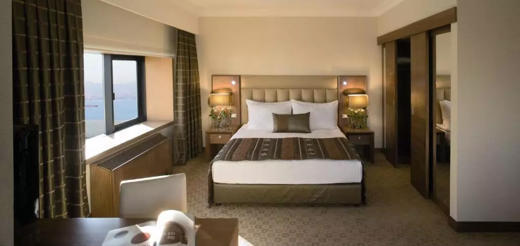 اتاق Movenpick Hotel Izmir