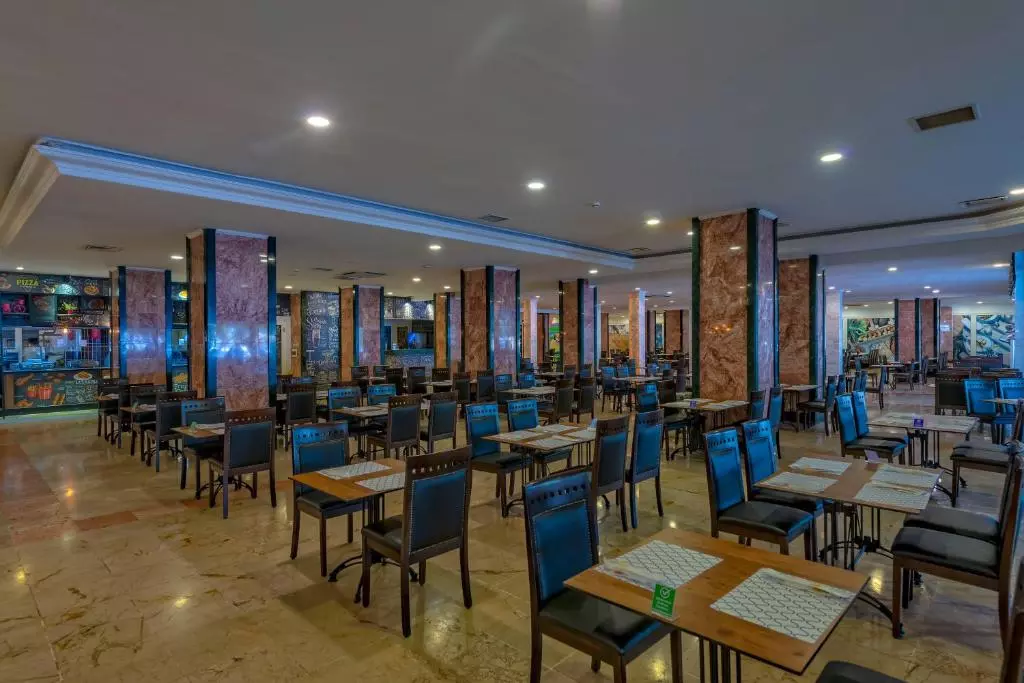 رستوران AMARA COMFORT RESORT