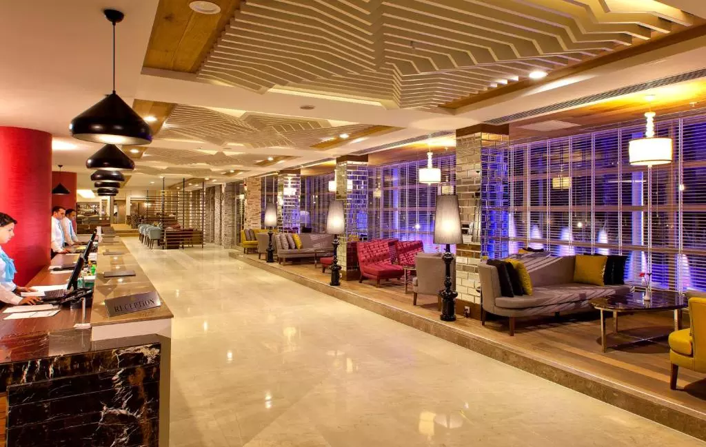لابی Grand Park Lara Hotel Antalya