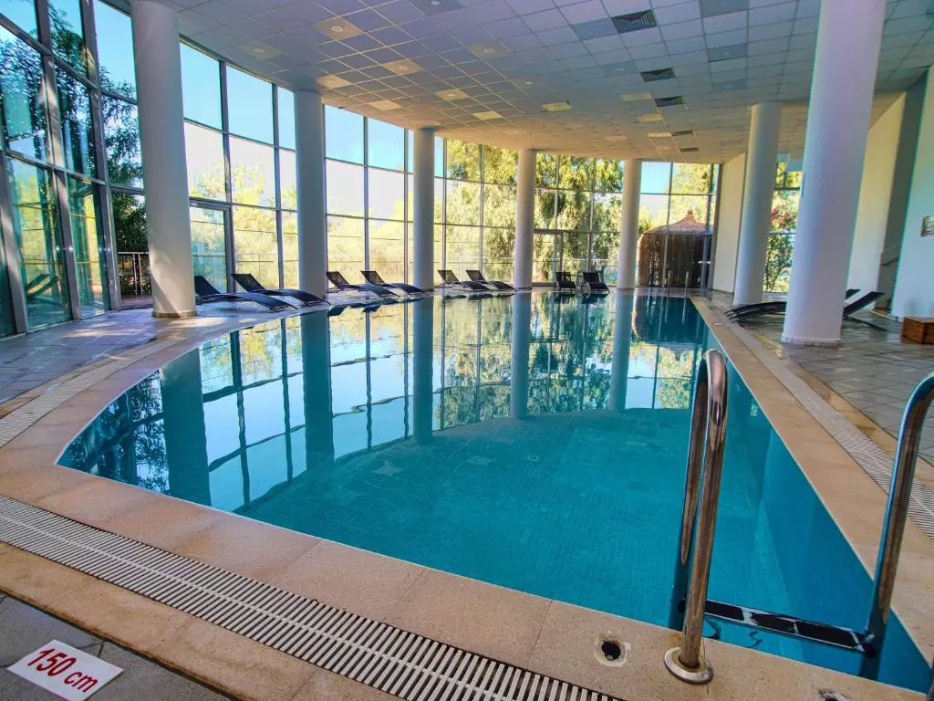 استخر BLUE DREAM RESORT