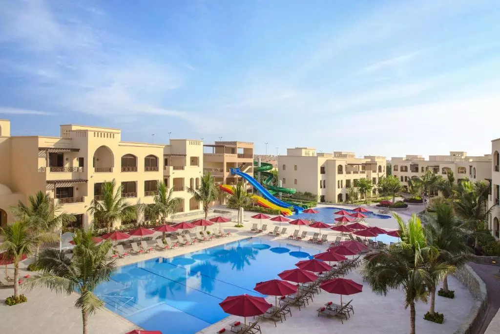 Cove Rotana Resort hotel