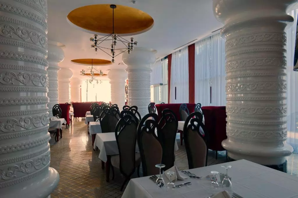 رستوران VIKINGEN INFINITY