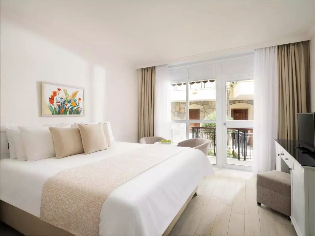 اتاق SELECTUM COLOURS