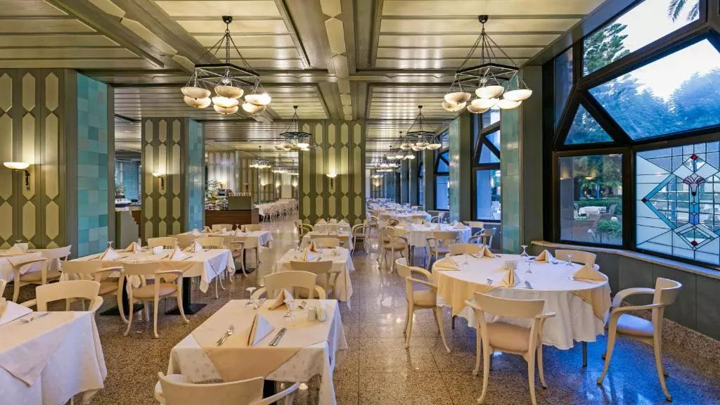 رستوران Ozkaymak Falez Hotel