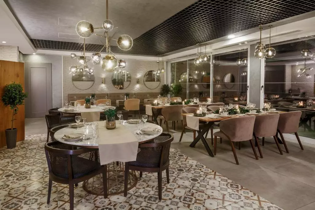 رستوران CORENDON PLAYA