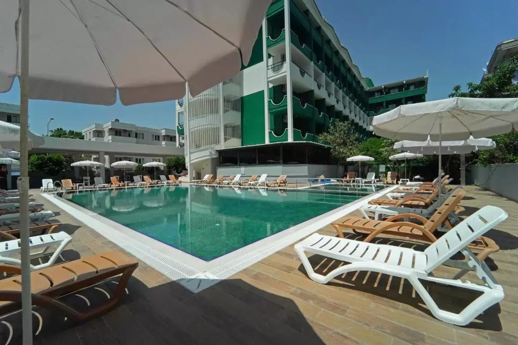 استخر HEDEF KLEOPATRA