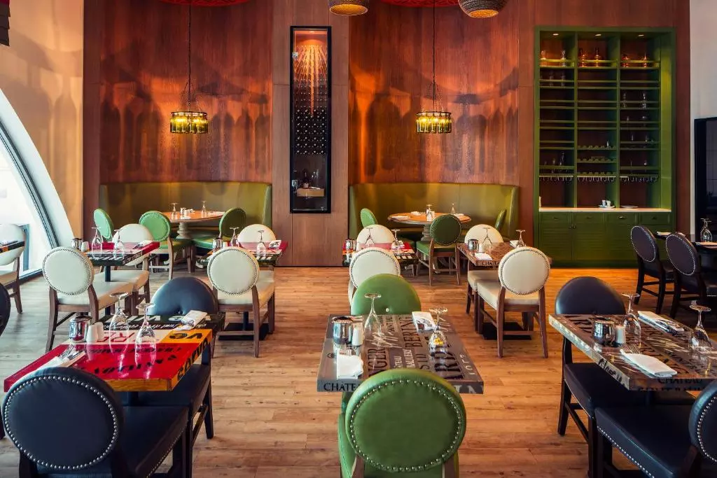 رستوران Titanic Beach Lara