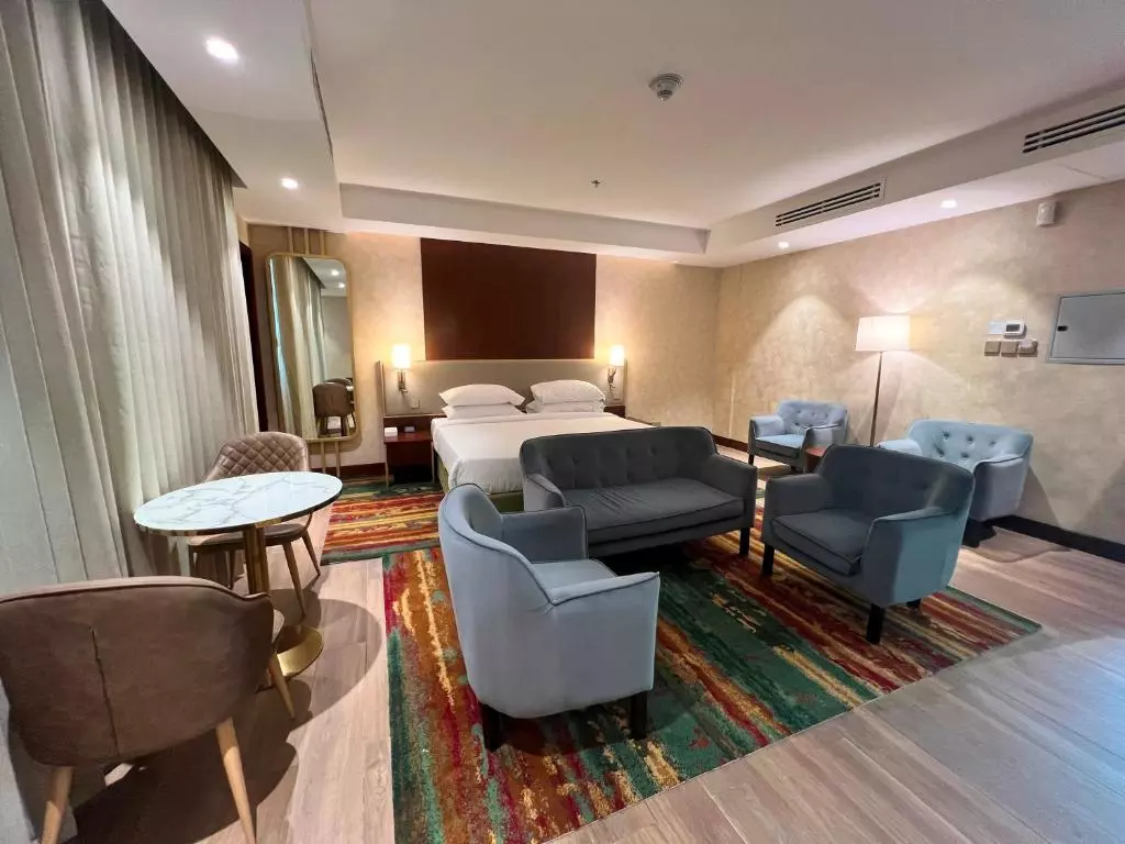 اتاق City Seasons Suites