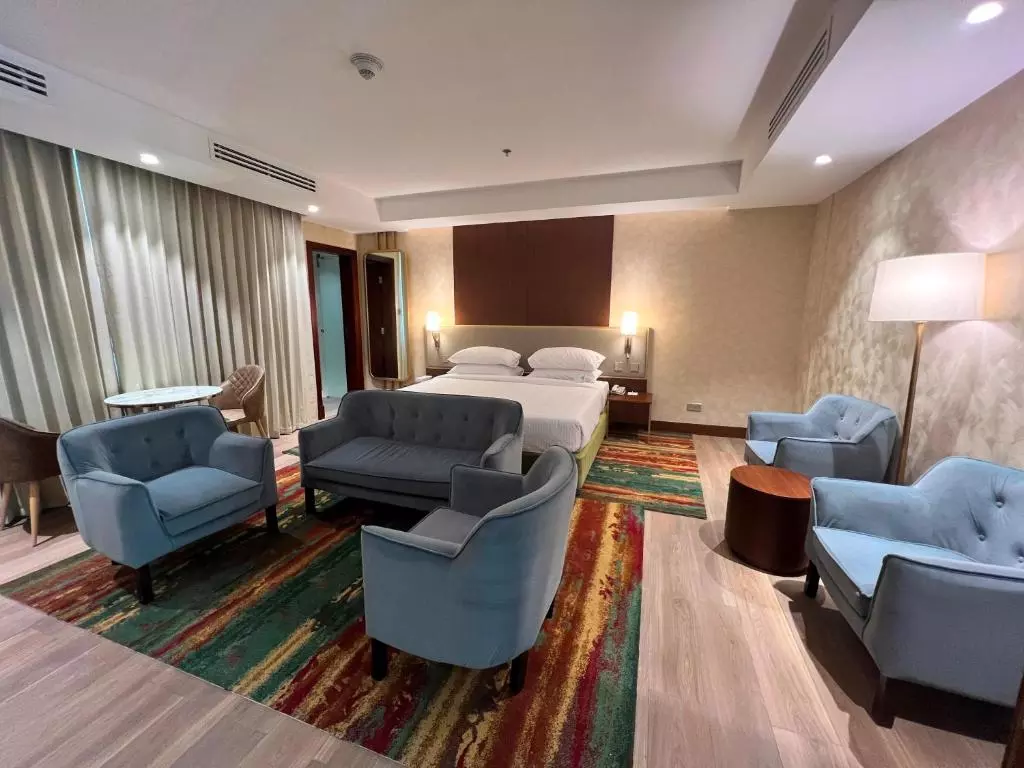 اتاق City Seasons Suites
