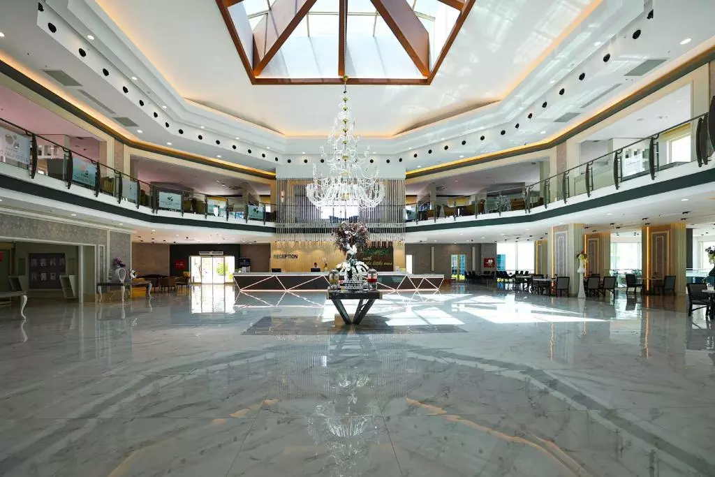 لابی CRYSTAL PARAISO VERDE RESORT