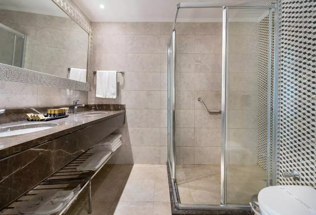 سرویس بهداشتی Oz Hotels Side Premium