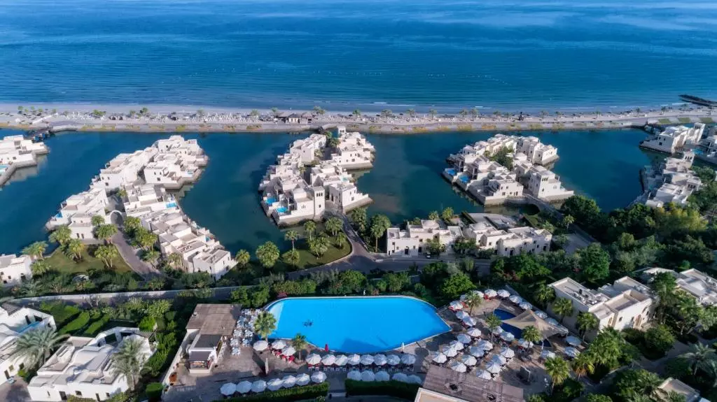 Cove Rotana Resort hotel