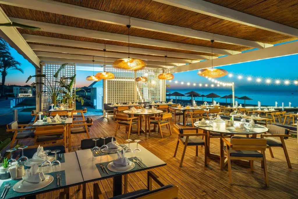 رستوران IC GREEN PALACE