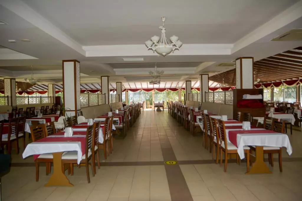 رستوران HOTEL GRAND MIRAMOR