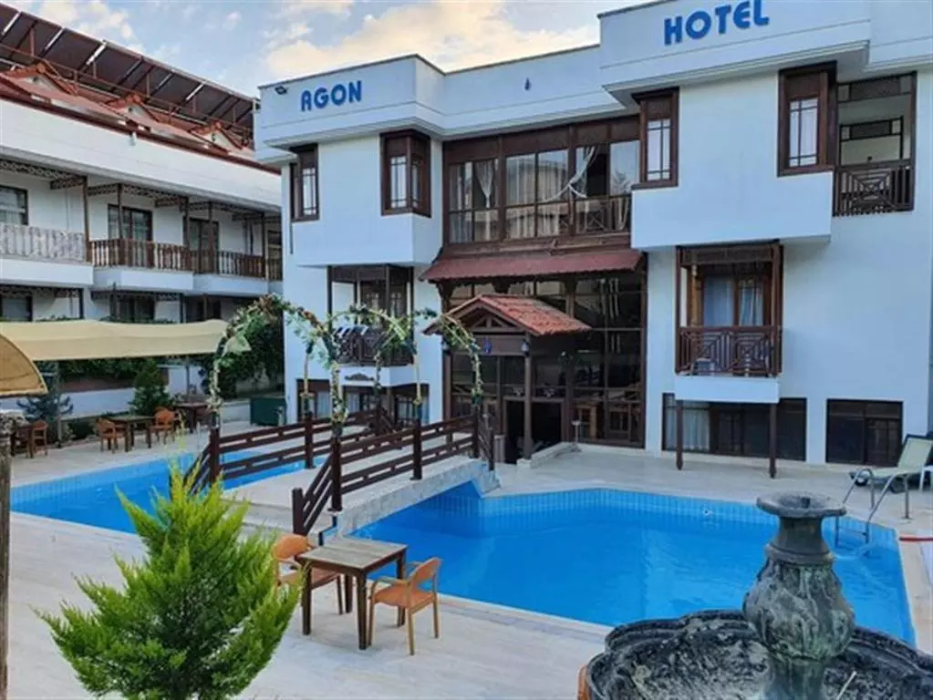 هتل آگون