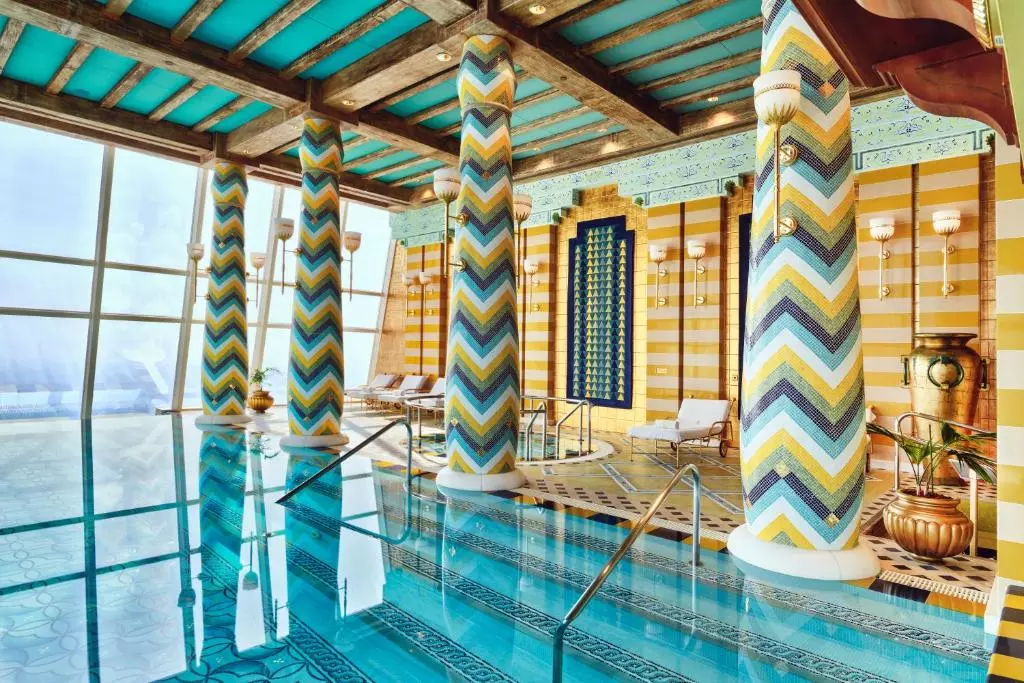 استخر Burj Al Arab
