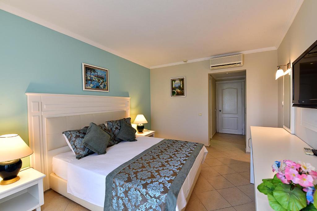 اتاق AYAZ AQUA BEACH