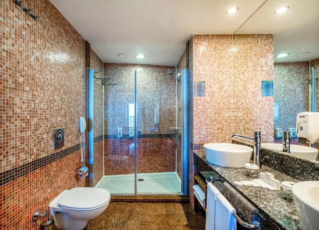 سرویس بهداشتی AQUAWORLD BELEK