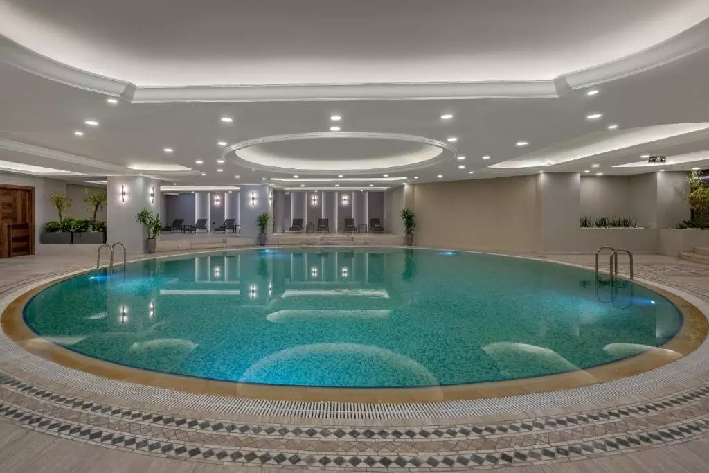 استخر MIRADA EXCLUSIVE