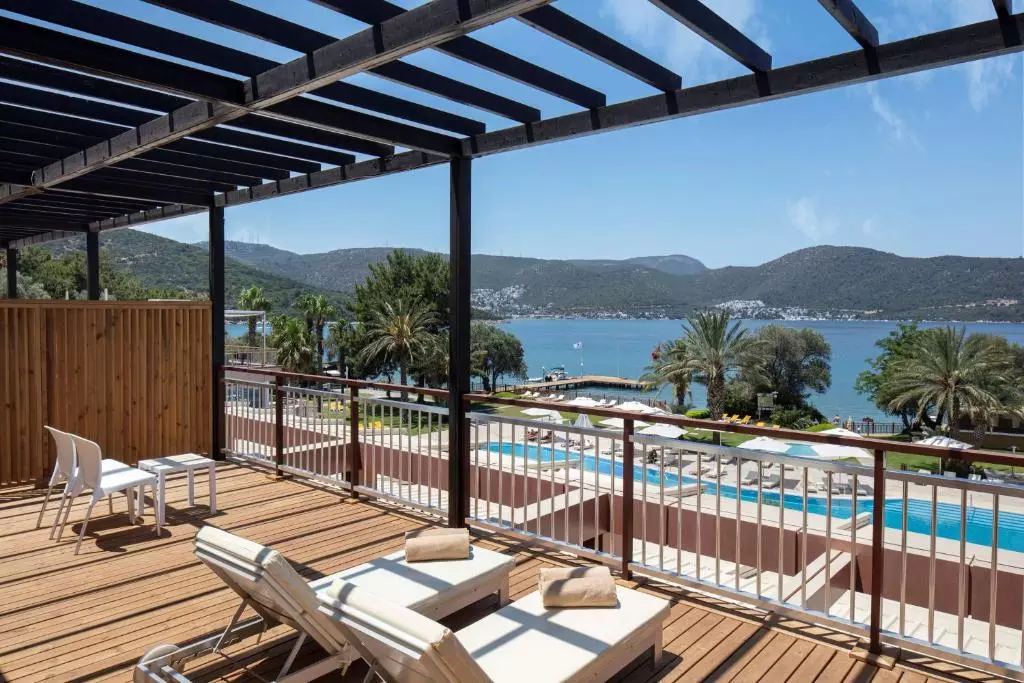 تراس DOUBLETREE BY HILTON BODRUM