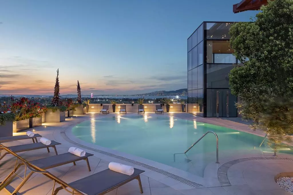 استخر Hyatt Regency Izmir IstinyePark