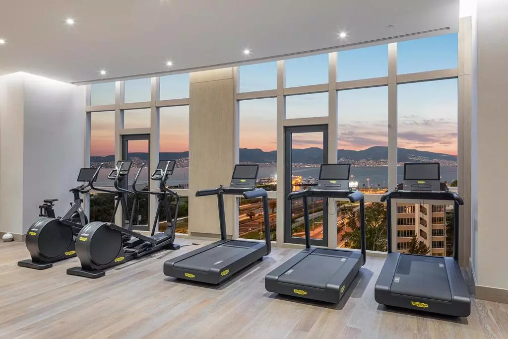 باشگاه HYATT REGENCY