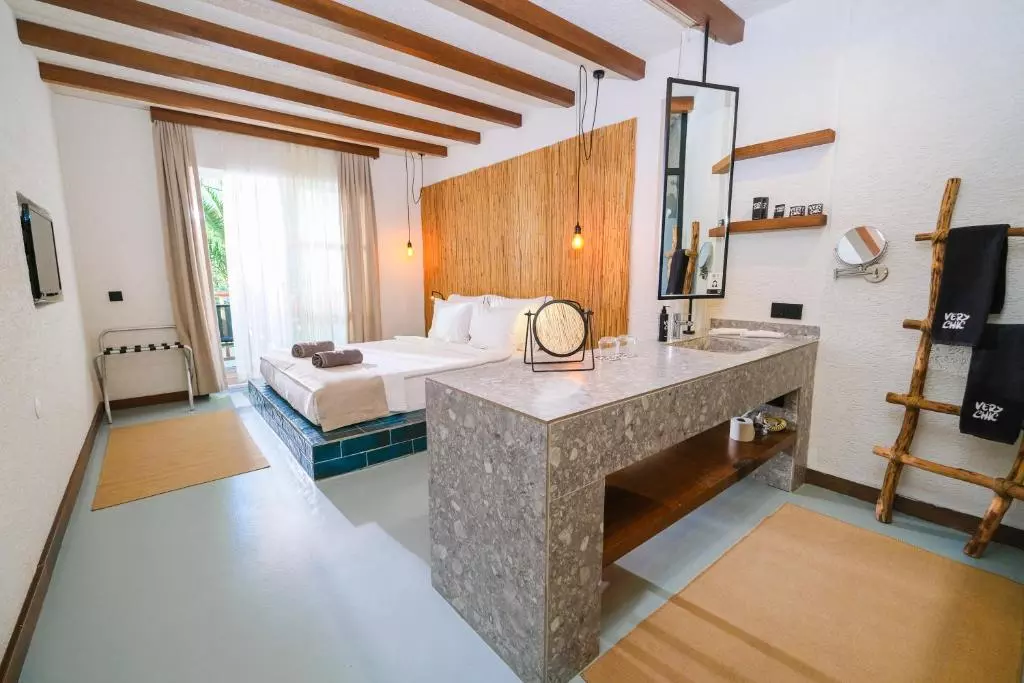 اتاق VERY CHIC adult only