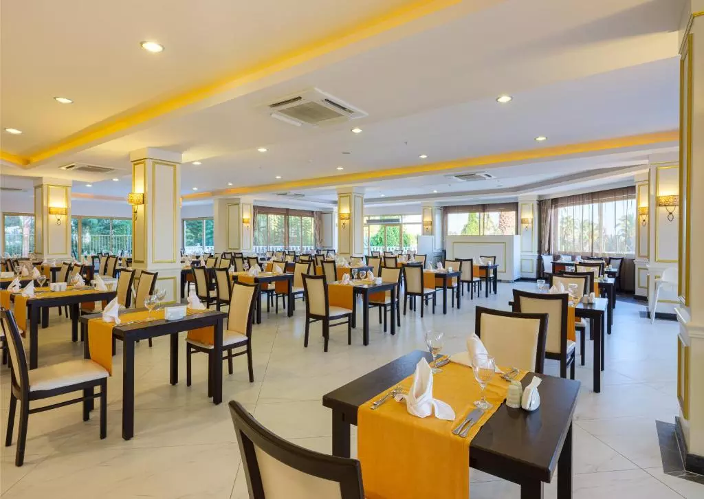 رستوران AYDINBEY FAMOUS RESORT