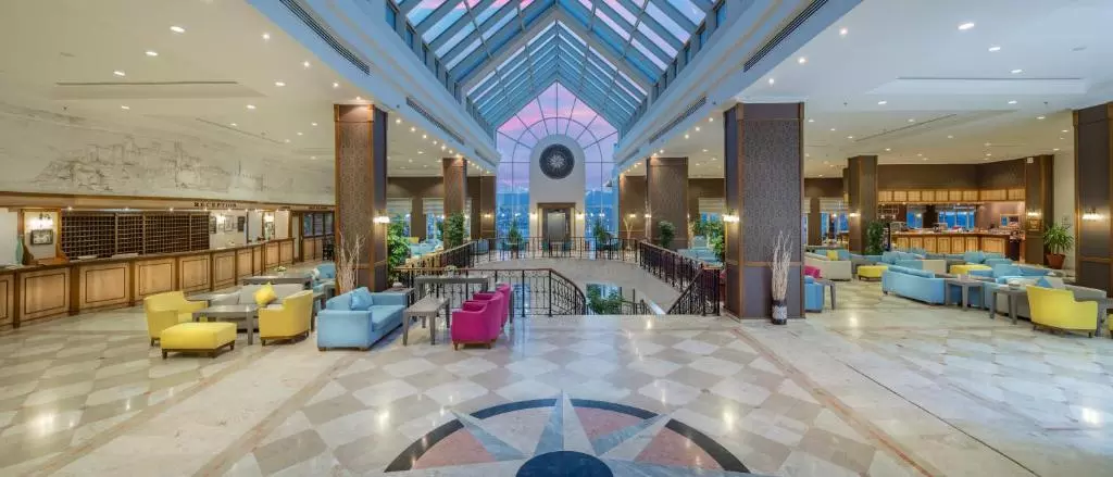 لابی SELECTUM COLOURS