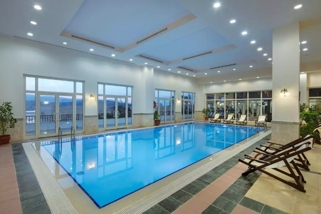 استخر SELECTUM COLOURS