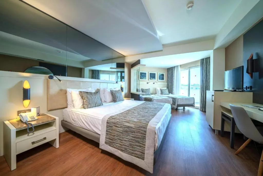 اتاق LONG BEACH RESORT