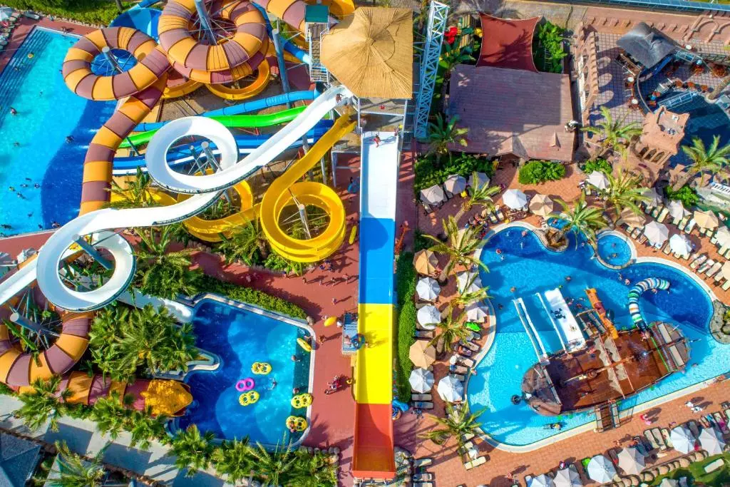 پارک آبی LONG BEACH RESORT