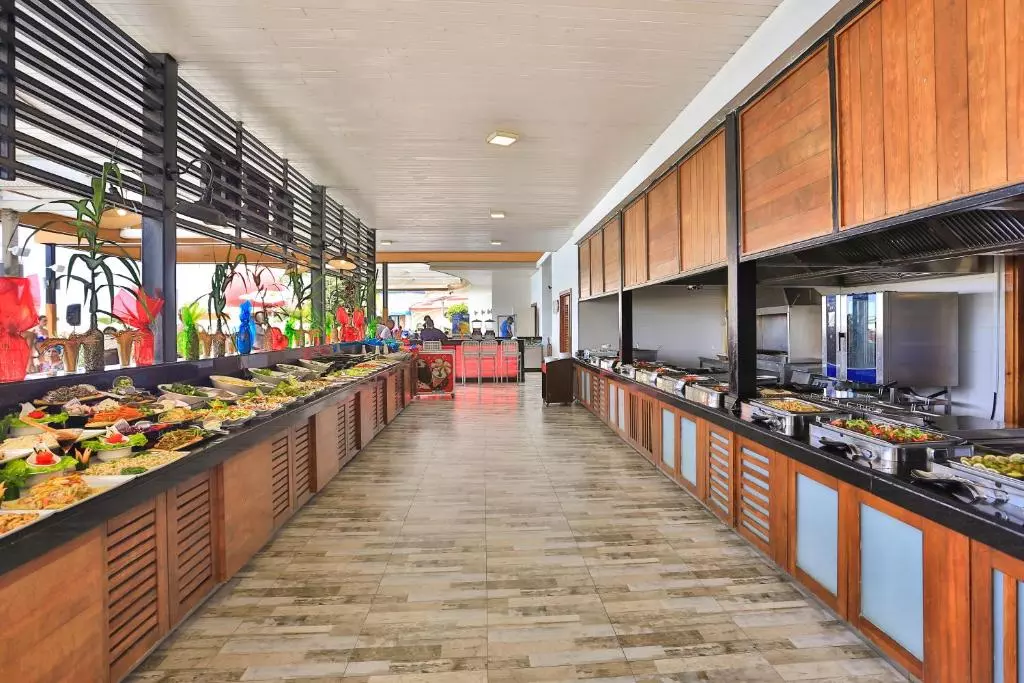 رستوران LONG BEACH RESORT